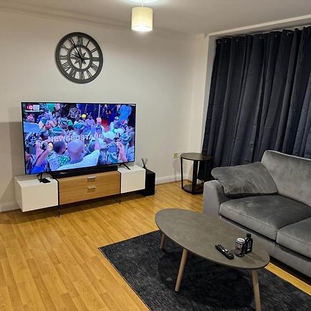 Luxury Apartments Dagenham Eksteriør bilde