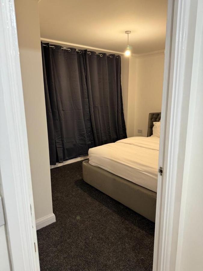 Luxury Apartments Dagenham Eksteriør bilde