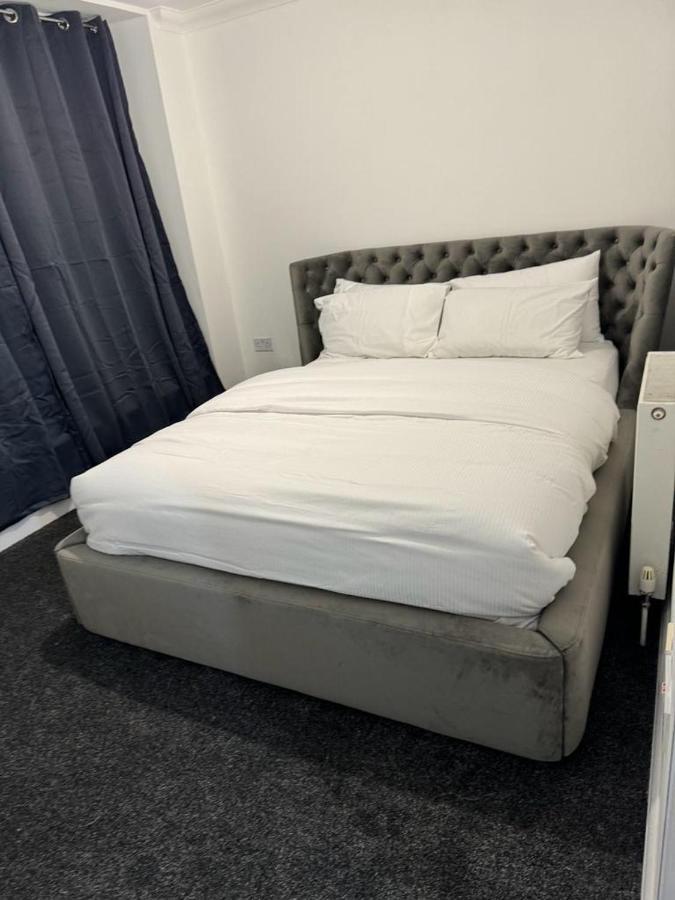 Luxury Apartments Dagenham Eksteriør bilde